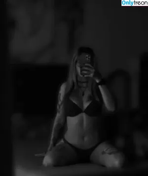  nude photo #0001