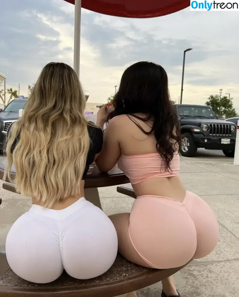 justinenessa nude photo #0001 (JustineSarta / justinejuicyy)