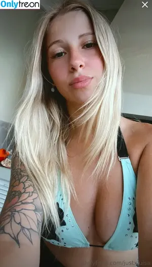 justxluisa / justxlouisa nude photo #0007