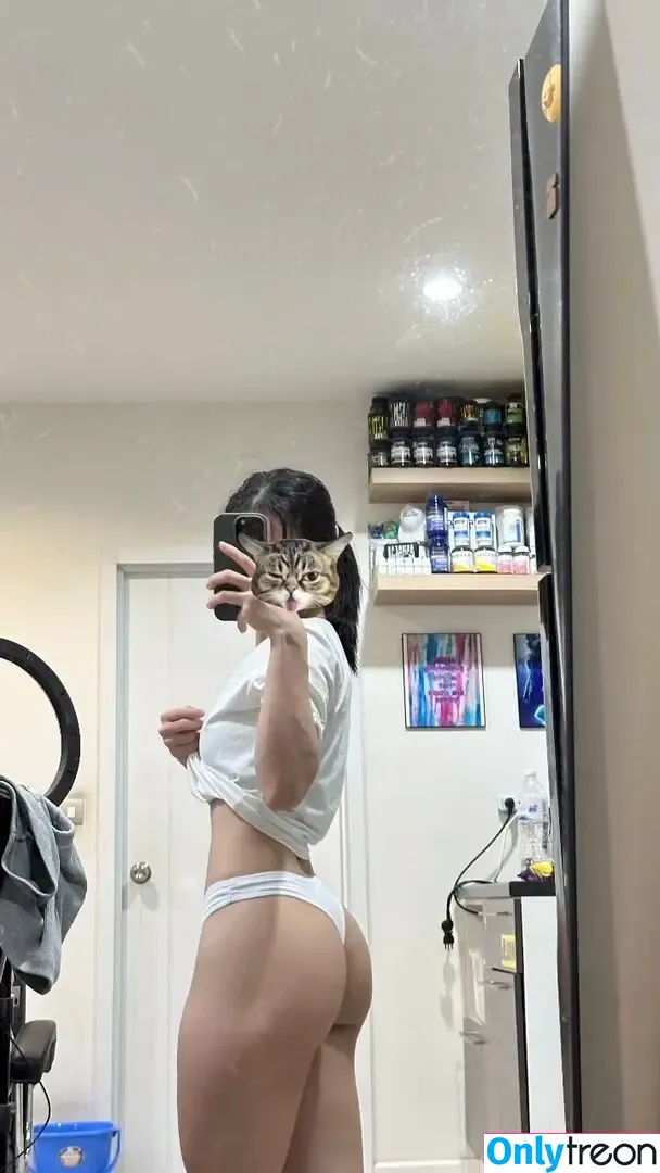 Jutarat_99s nude photo #0030 (Beam_99s)