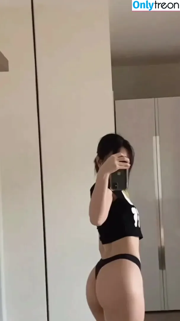 Jutarat_99s nude photo #0037 (Beam_99s)