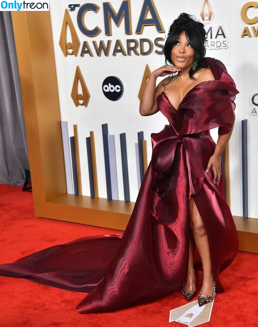 K Michelle голая photo #0038 (kmichelle / kmichellefun / kmichellemusic)