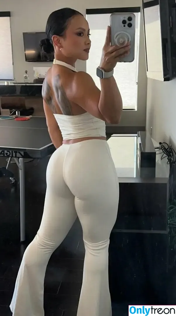 Ka Youa Yang nude photo #0008 (ka.youa.yang / missyyaakk)