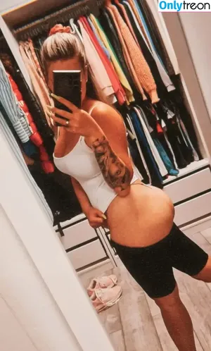 Kaaathastropheee nude photo #0075