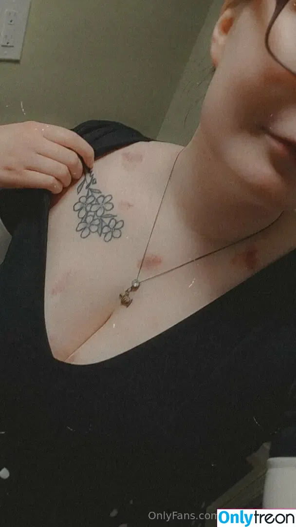 kaamoskami голая photo #0001 (kamoxkami)