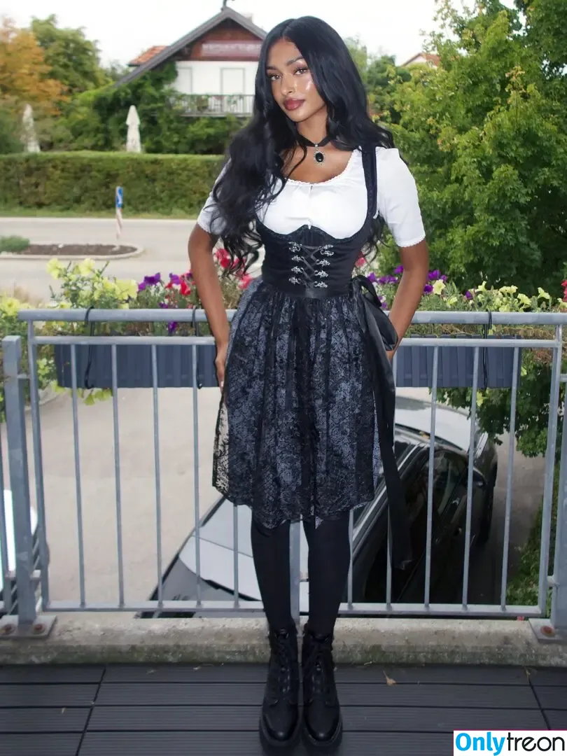 Kaaviya Sambasivam голая photo #0130 (kaavikiwi)