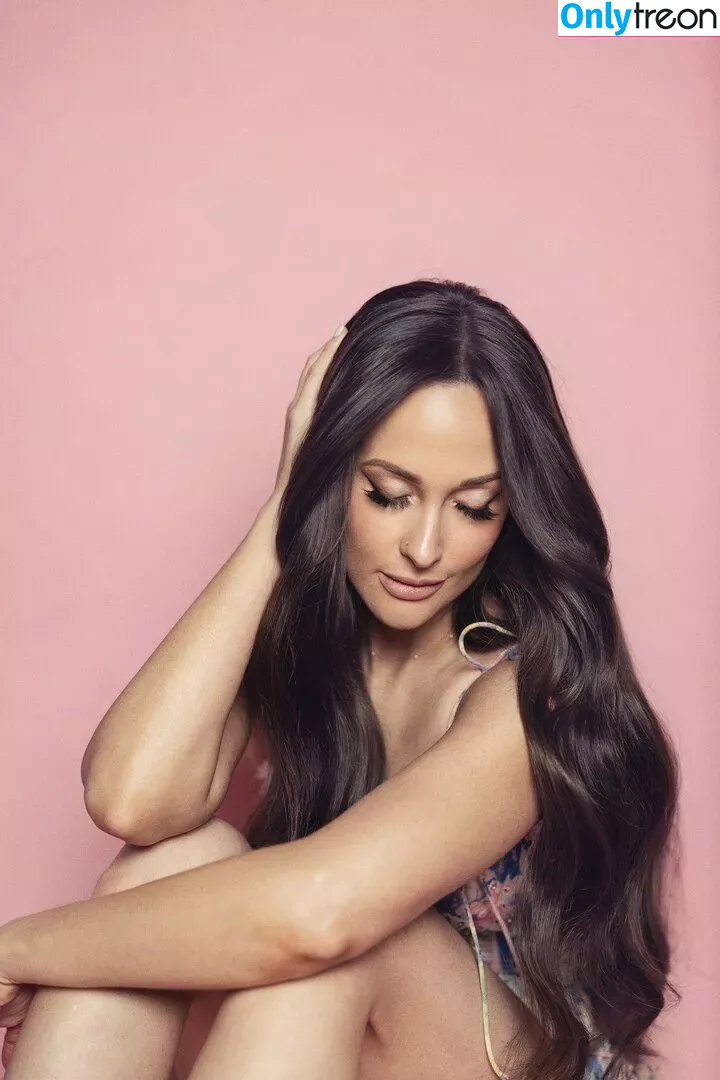 Kacey Musgraves nude photo #0174 (heavenlyyhazel / spaceykacey)