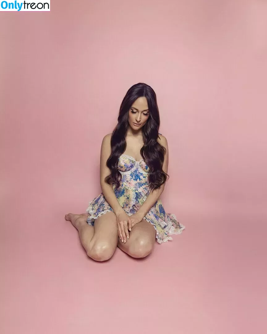 Kacey Musgraves nude photo #0175 (heavenlyyhazel / spaceykacey)