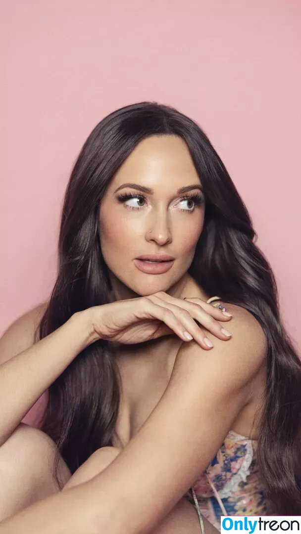 Kacey Musgraves nude photo #0181 (heavenlyyhazel / spaceykacey)