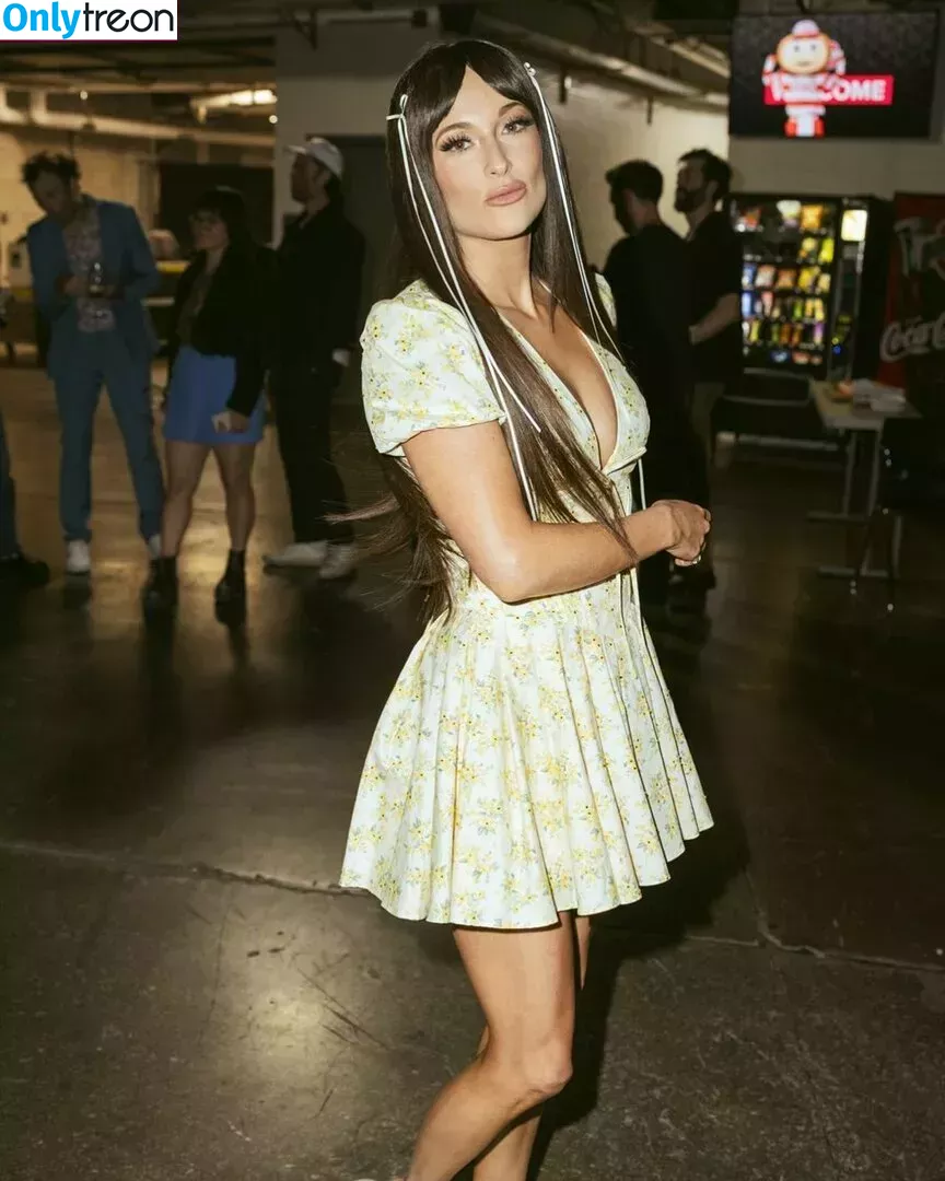 Kacey Musgraves nude photo #0186 (heavenlyyhazel / spaceykacey)