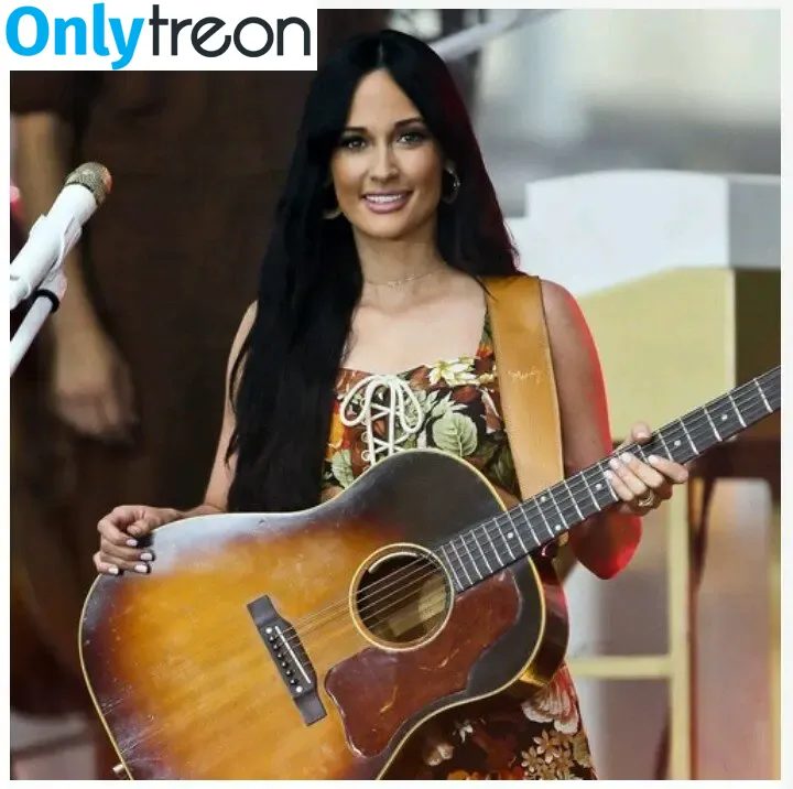 Kacey Musgraves nude photo #0316 (heavenlyyhazel / spaceykacey)