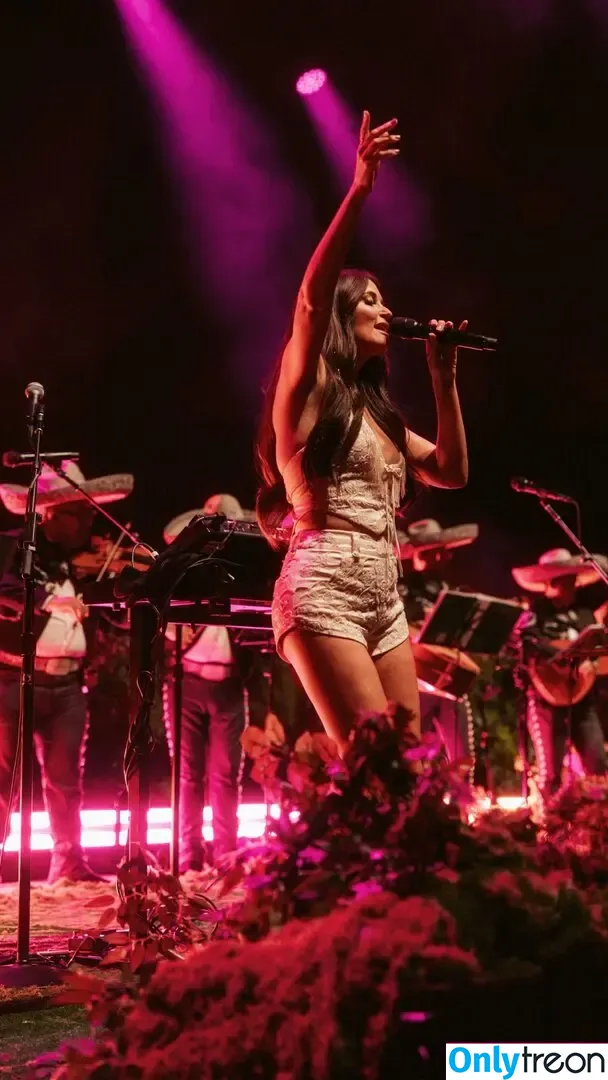 Kacey Musgraves nude photo #0380 (heavenlyyhazel / spaceykacey)