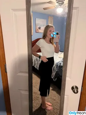 Kacieblue / kaci.blue / kacielu nude photo #0006