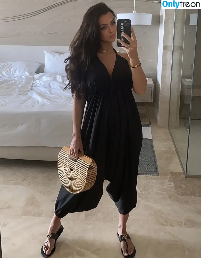 Kady McDermott голая photo #0014 (kadymcdermott)
