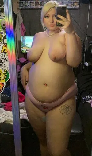 Kaelvnn nude photo #0001