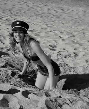 Kaia Gerber / KaiaGerber фото голая #0135