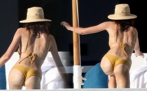 Kaia Gerber / KaiaGerber фото голая #0174