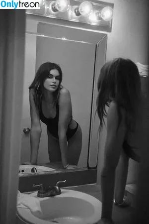 Kaia Gerber / KaiaGerber фото голая #0330
