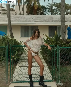 Kaia Gerber / KaiaGerber фото голая #0331