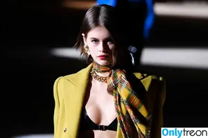 Kaia Gerber / KaiaGerber фото голая #0753