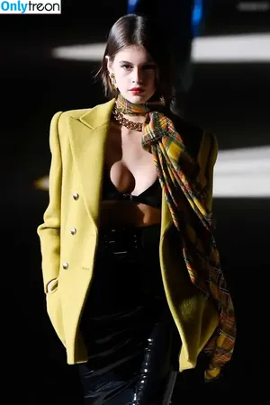 Kaia Gerber / KaiaGerber фото голая #0755