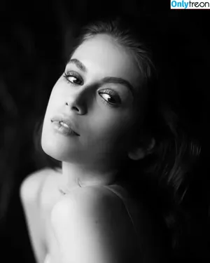 Kaia Gerber / KaiaGerber фото голая #0773