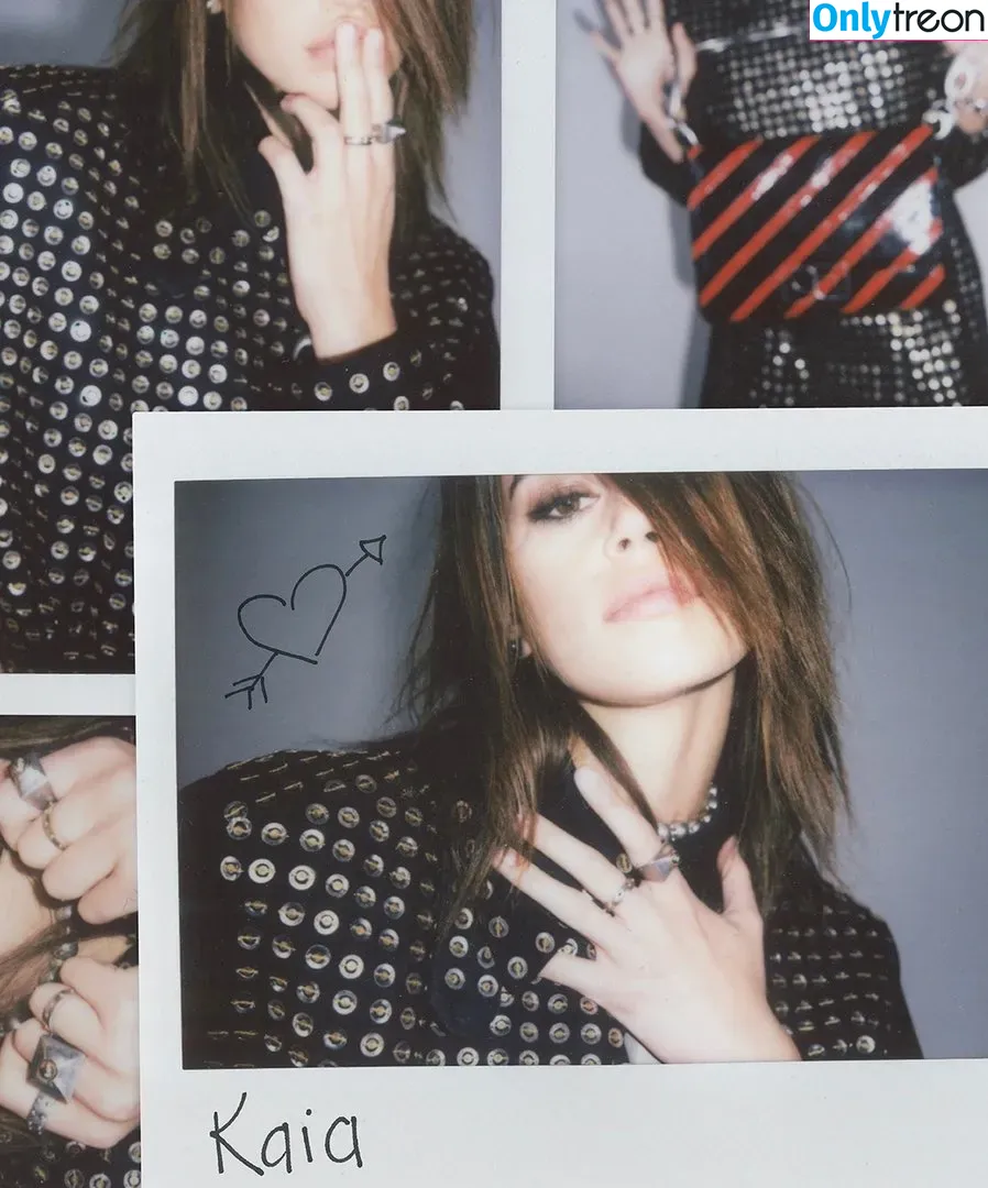Kaia Gerber голая photo #0007 (KaiaGerber)