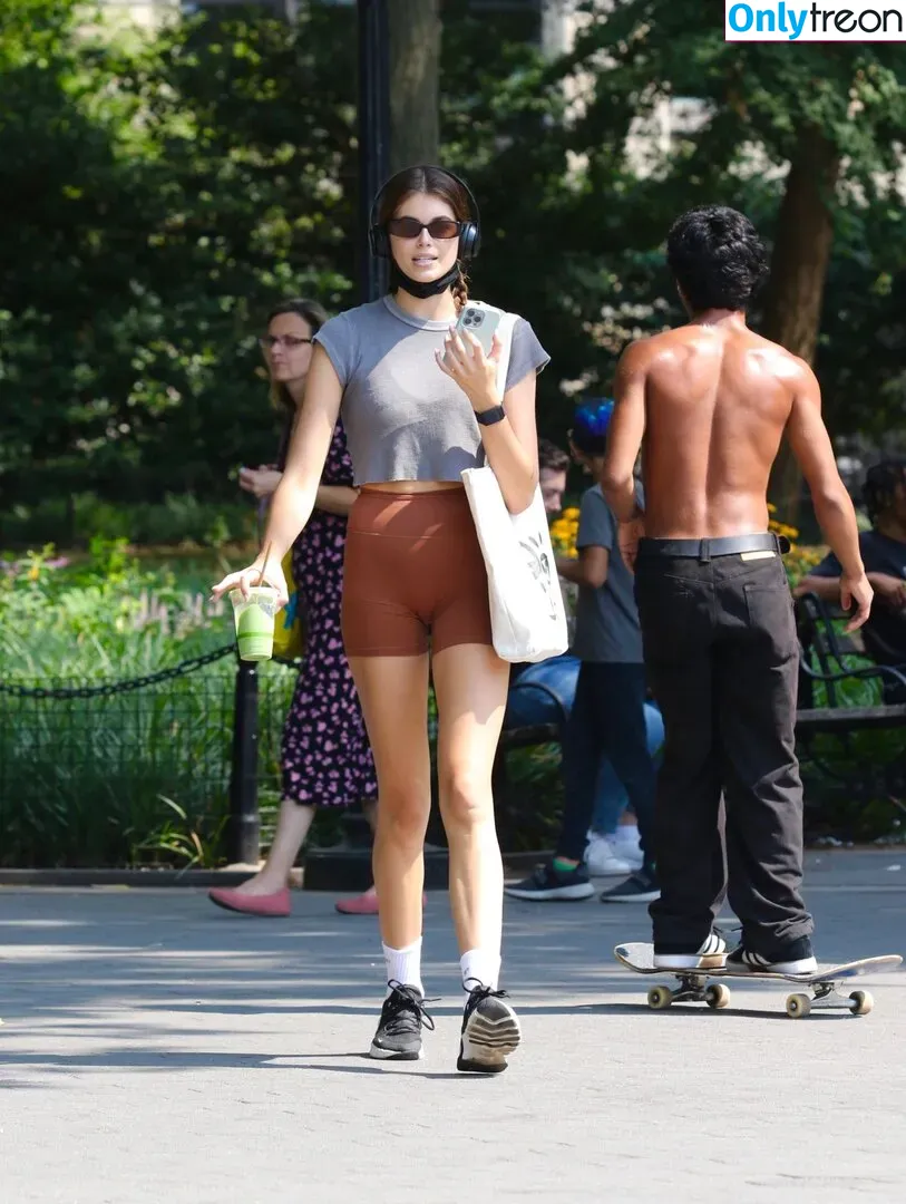 Kaia Gerber голая photo #0045 (KaiaGerber)