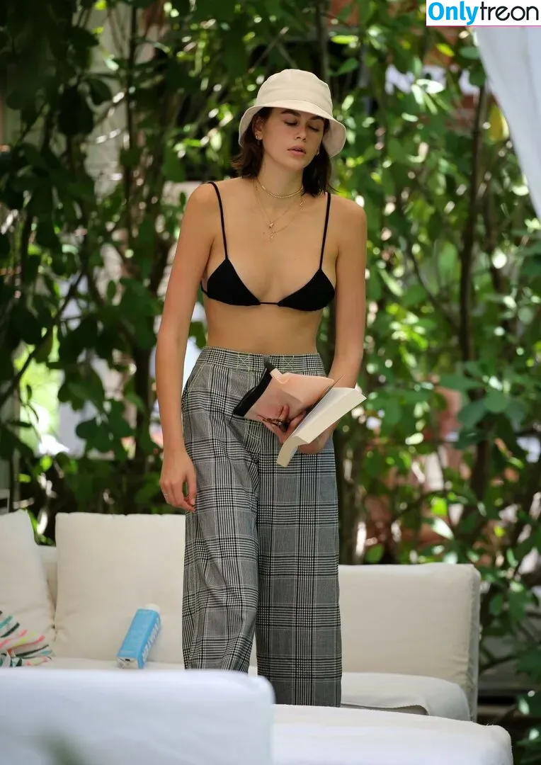 Kaia Gerber голая photo #0098 (KaiaGerber)