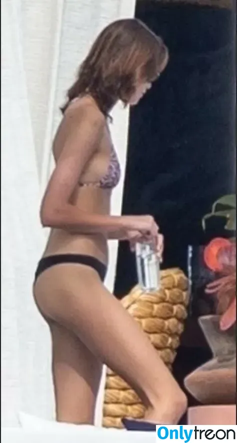 Kaia Gerber голая photo #0120 (KaiaGerber)
