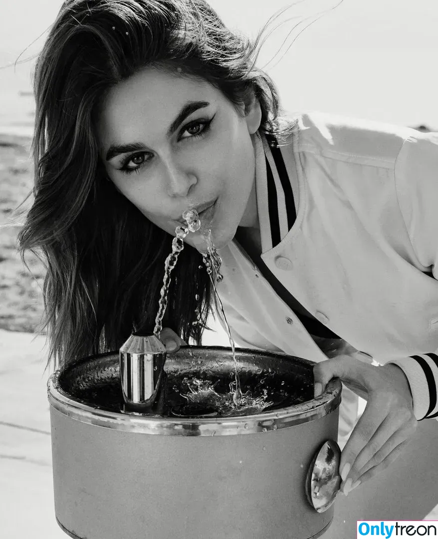 Kaia Gerber голая photo #0137 (KaiaGerber)
