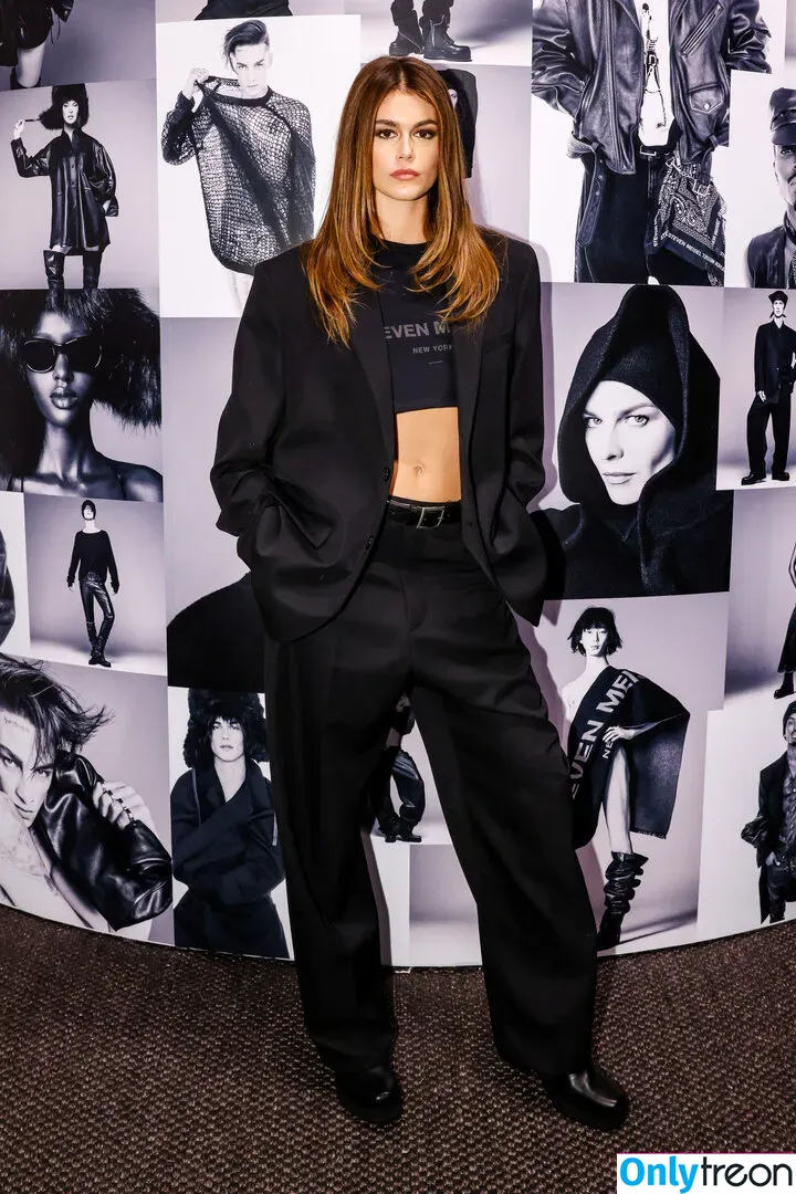 Kaia Gerber голая photo #0252 (KaiaGerber)