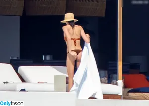 Kaia Gerber / KaiaGerber фото голая #1027
