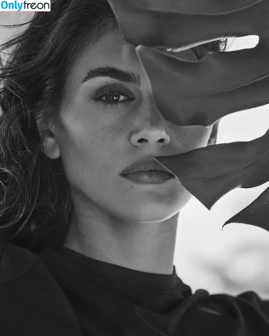 Kaia Gerber голая photo #1019 (KaiaGerber)
