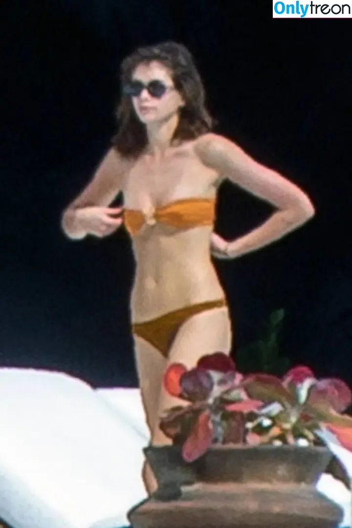 Kaia Gerber nude photo #1023 (KaiaGerber)