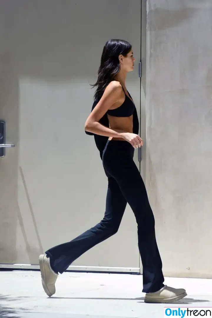 Kaia Gerber голая photo #1030 (KaiaGerber)
