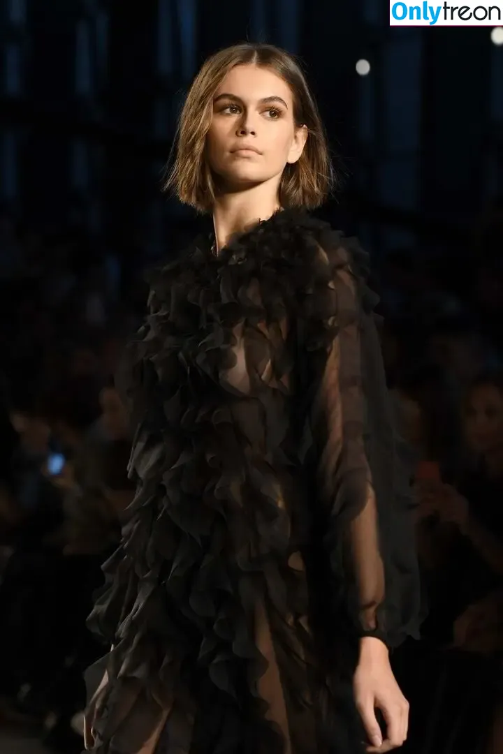 Kaia Gerber голая photo #1035 (KaiaGerber)