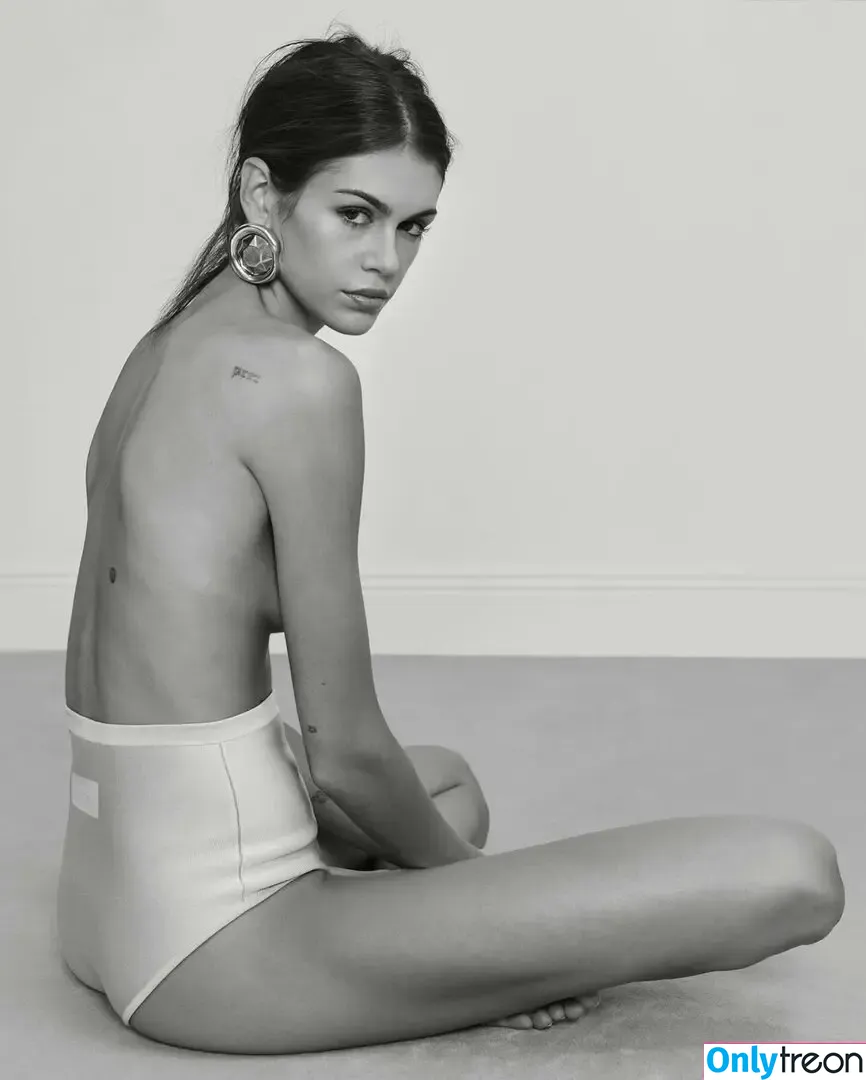 Kaia Gerber nude photo #1144 (KaiaGerber)