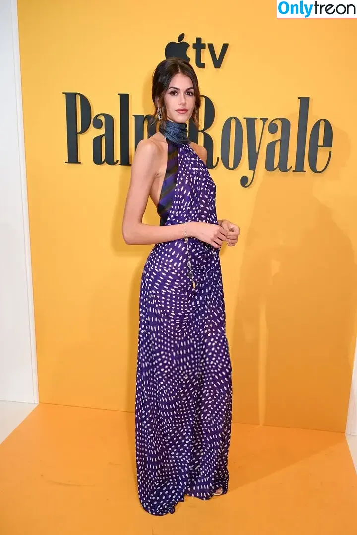 Kaia Gerber nude photo #1160 (KaiaGerber)