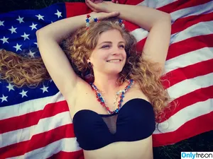 Kaitlin Bennett / LibertyHangout / kait.meow фото голая #0024