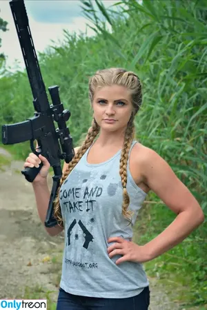 Kaitlin Bennett / LibertyHangout / kait.meow фото голая #0047