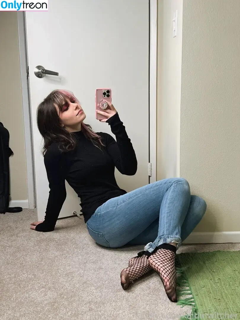 Kaitlin Witcher nude photo #1046 (kaitlinwitcher / piddleass)