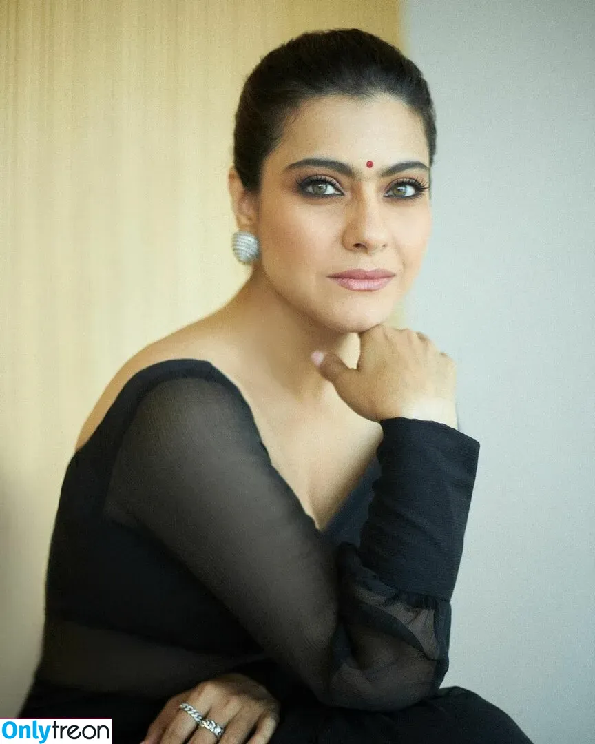 Kajol Devgn голая photo #0021 (itsKajolD / kajol)