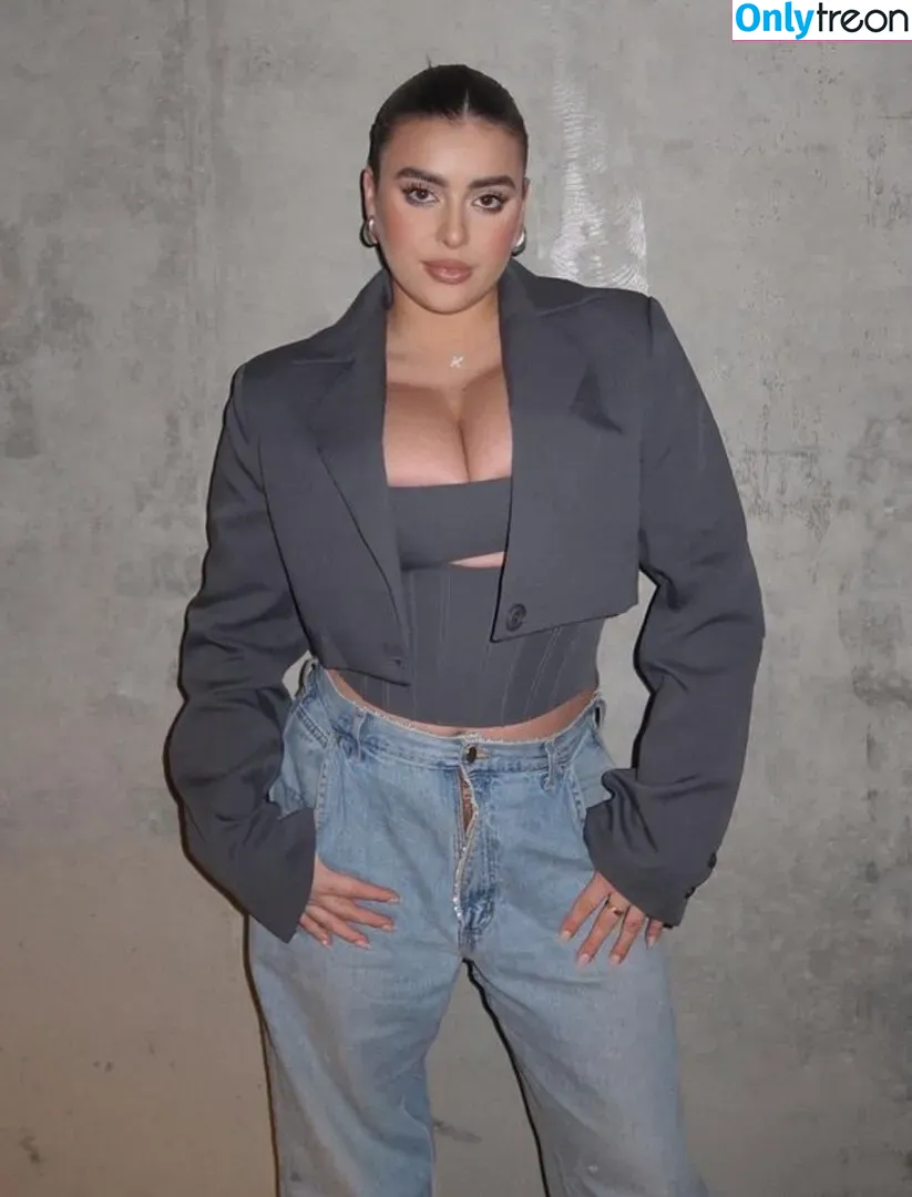 Kalani Hilliker голая photo #0376 (kalanihilliker)