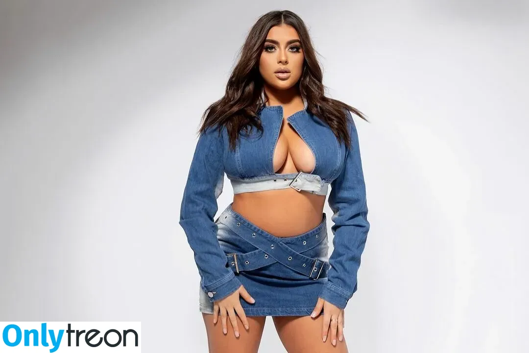 Kalani Hilliker голая photo #0382 (kalanihilliker)