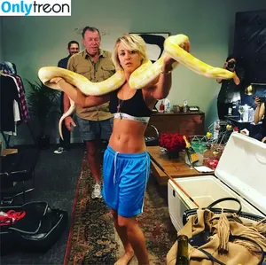 Kaley Cuoco / kaleycuoco фото голая #0602
