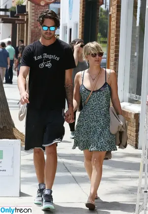 Kaley Cuoco / kaleycuoco фото голая #0639