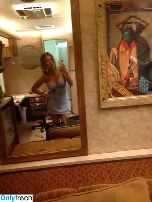 Kaley Cuoco / kaleycuoco фото голая #0941