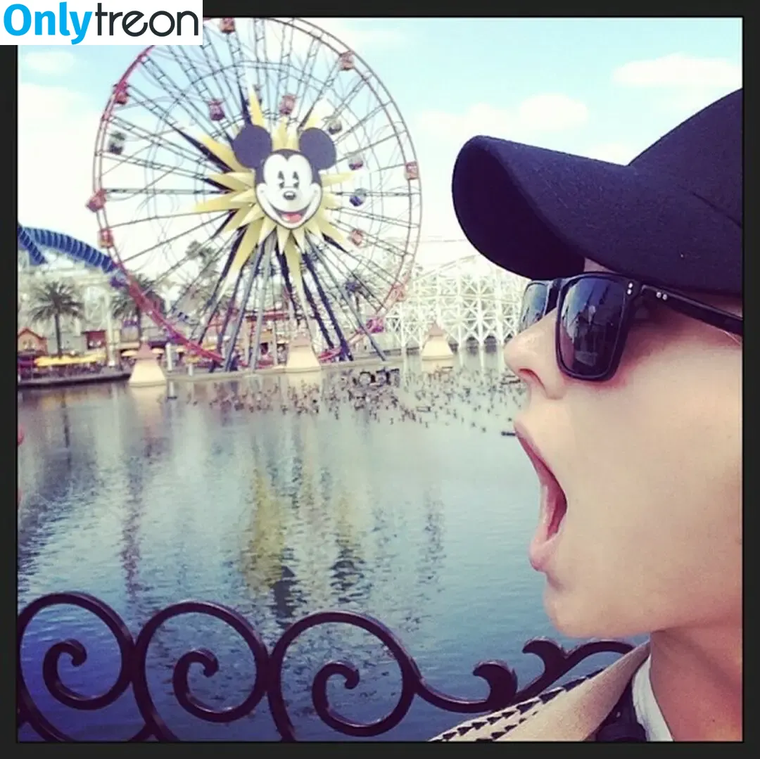 Kaley Cuoco голая photo #0621 (kaleycuoco)