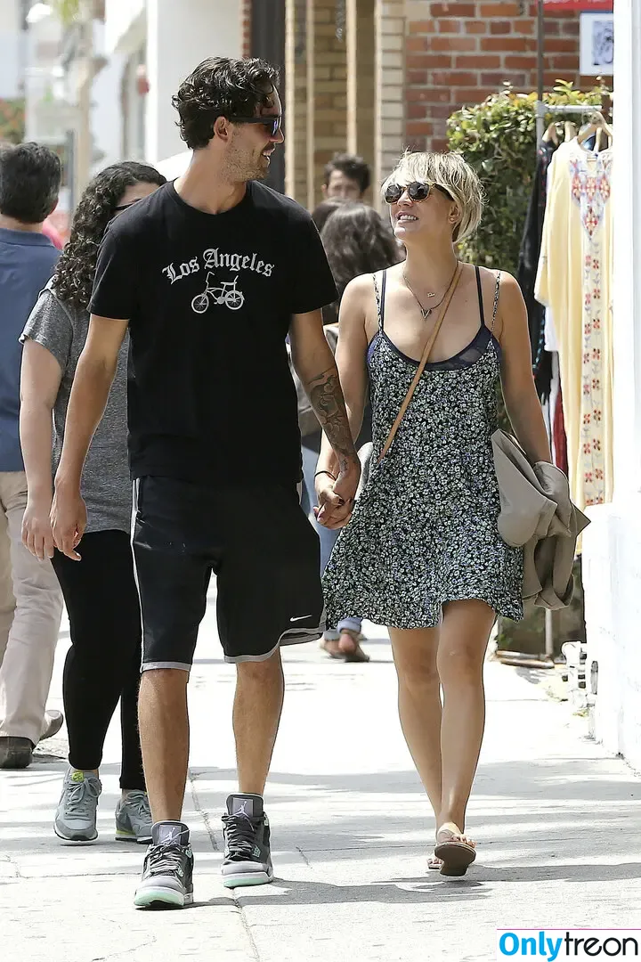 Kaley Cuoco голая photo #0645 (kaleycuoco)